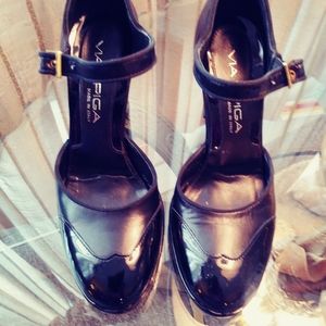 Via Spiga Size 4 Black Pumps